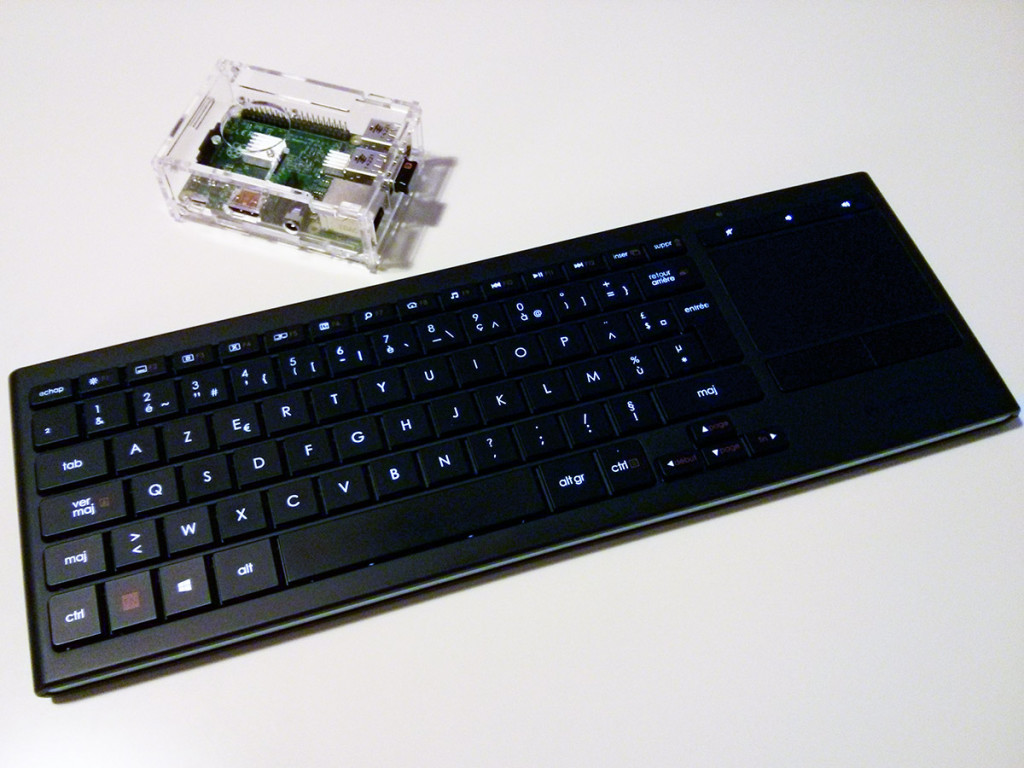 Pack Logitech clavier sans-fil rétroéclairé K800 + souris sans-fil
